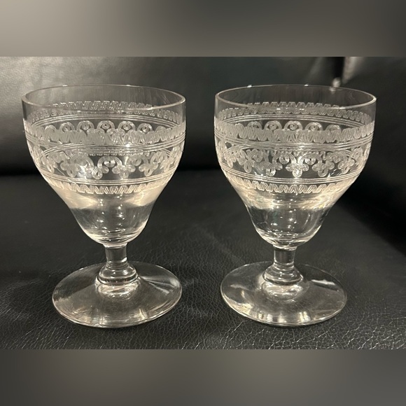 Other - A Pair Of Glass Needle Etched Small Cordial Sherry Glasses Elegant